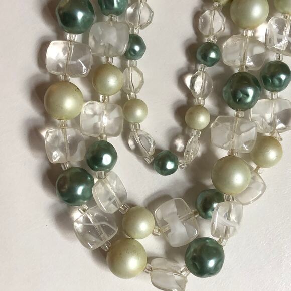 Green, Clear White Triple Strand Vintage Necklace Faux Pearl MCM Retro - Picture 4 of 8